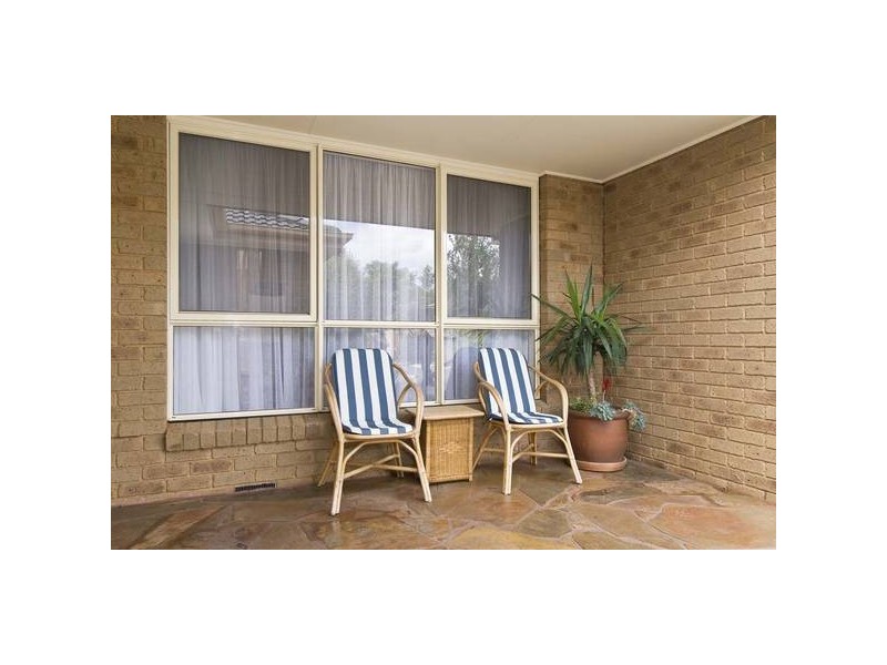 2/4 Melton Grove, Croydon VIC 3136