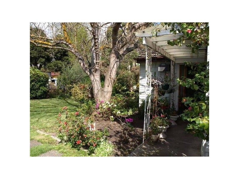 2 Inez Avenue, Ringwood VIC 3134