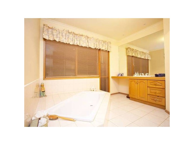 138 Oban Road, Ringwood North VIC 3134