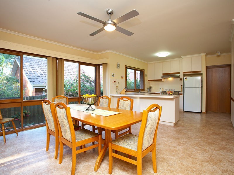 11 Hamilton Drive, Ringwood North VIC 3134