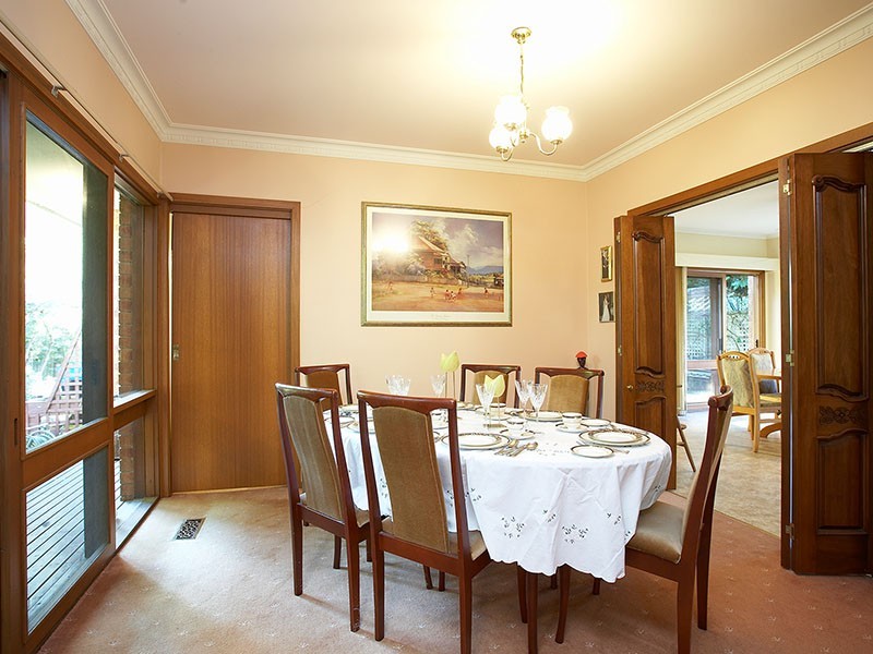 11 Hamilton Drive, Ringwood North VIC 3134