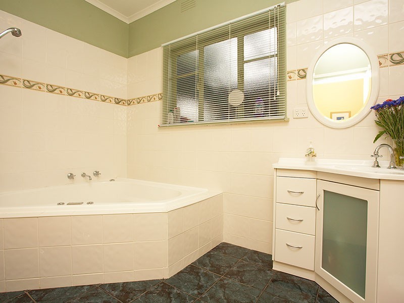 386 Dorset Road, Croydon VIC 3136