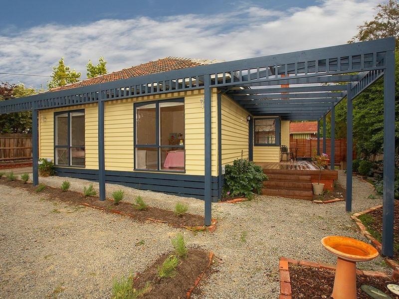 14 Lois Street, Ringwood East VIC 3135