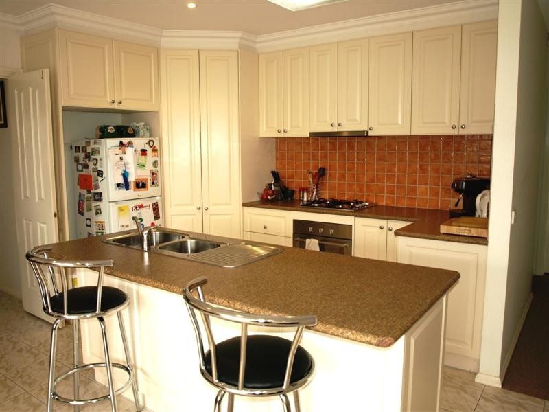 8/37 Holloway Road, Croydon North VIC 3136