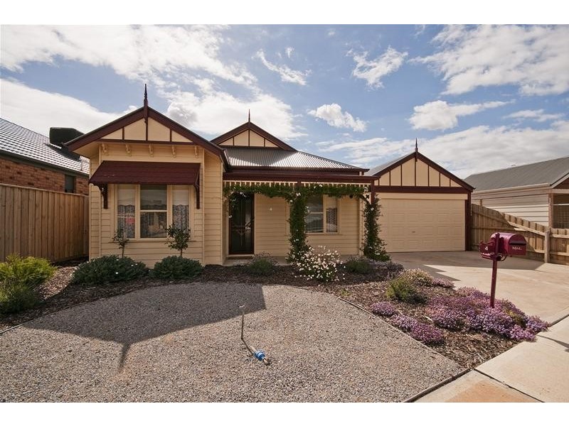 4 Pearl Place, Point Cook VIC 3030