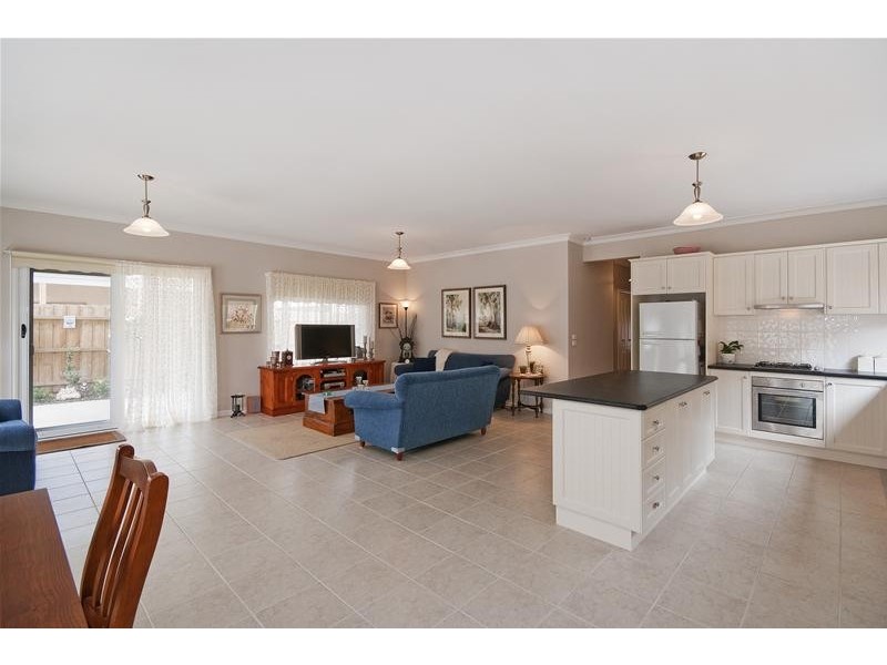 4 Pearl Place, Point Cook VIC 3030