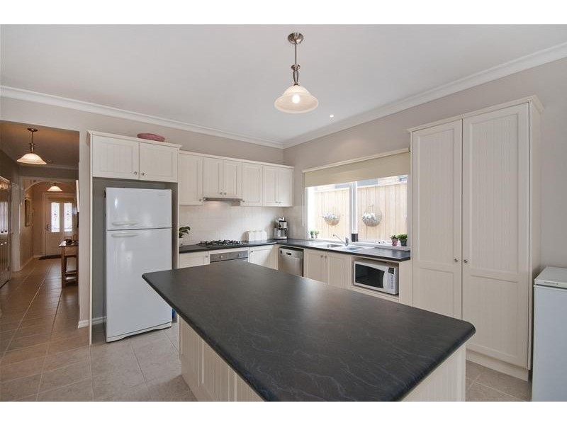 4 Pearl Place, Point Cook VIC 3030