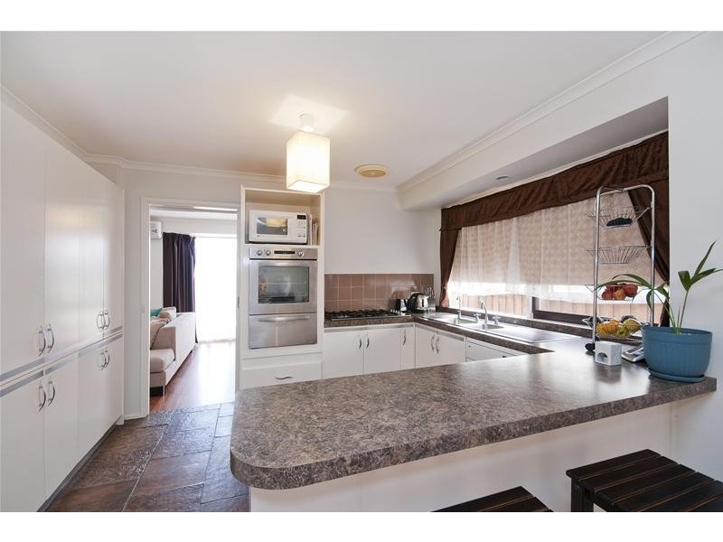 13 Kathleen Crescent, Hoppers Crossing VIC 3029