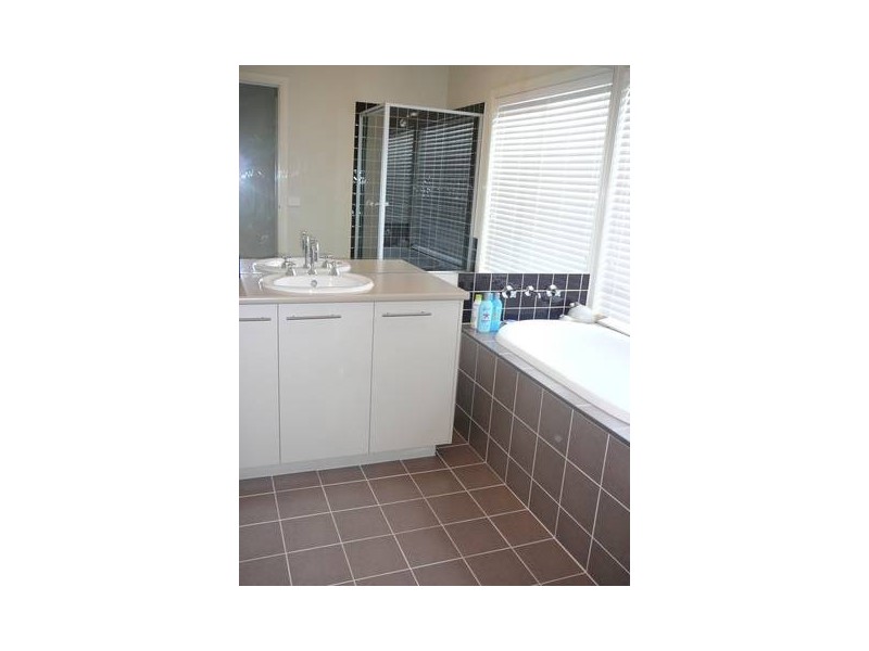 37 Clarafield Avenue, Tarneit VIC 3029