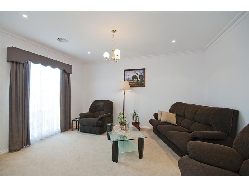 17 Retford Close, Werribee VIC 3030