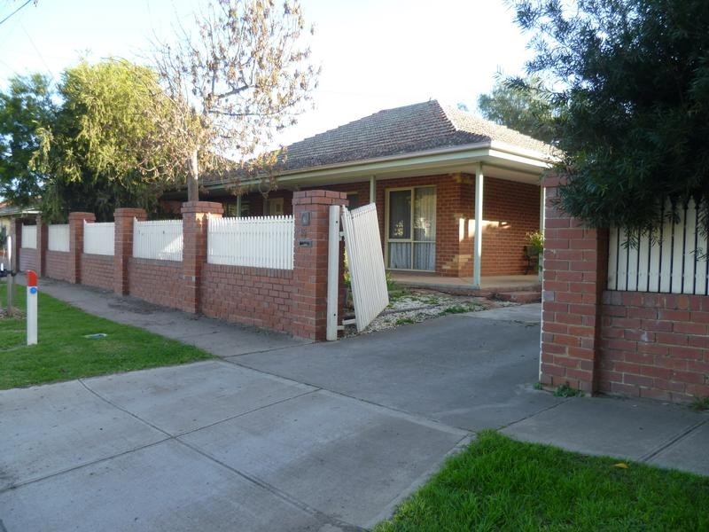 15 College Road, Werribee VIC 3030