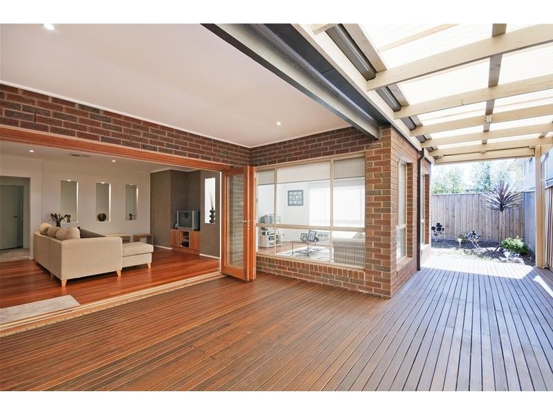 6 Greenfinch Court, Williams Landing VIC 3027