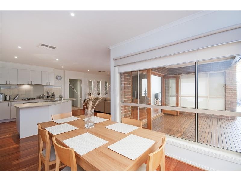 6 Greenfinch Court, Williams Landing VIC 3027