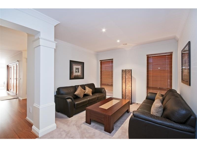 6 Greenfinch Court, Williams Landing VIC 3027