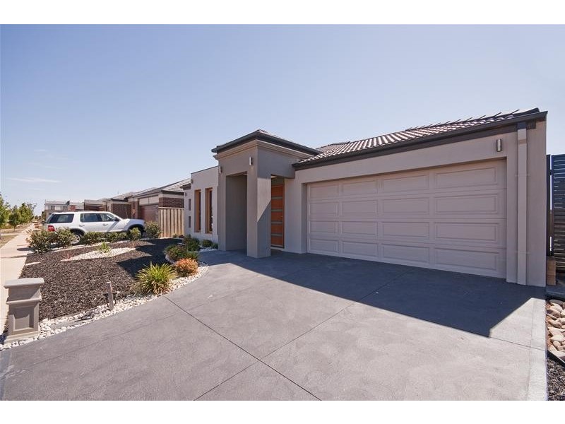 6 Greenfinch Court, Williams Landing VIC 3027