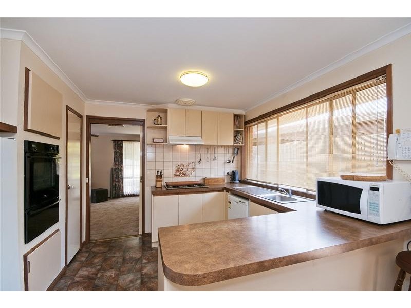 2 Burge Crescent, Hoppers Crossing VIC 3029