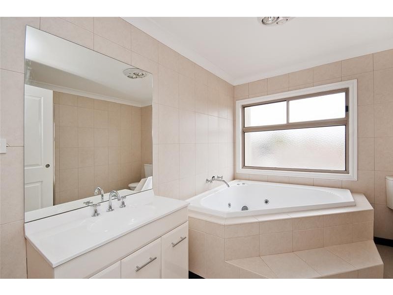1/128 South Ring Road, Werribee VIC 3030