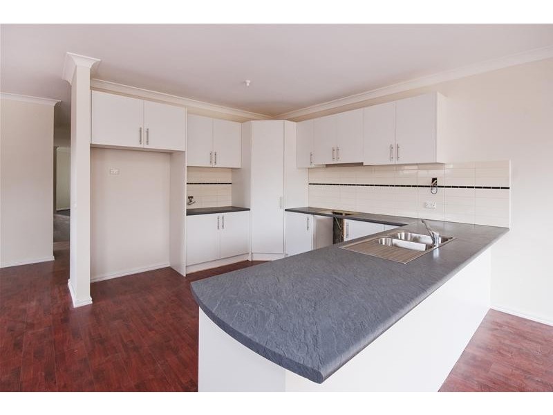 2/128 South Ring Road, Werribee VIC 3030