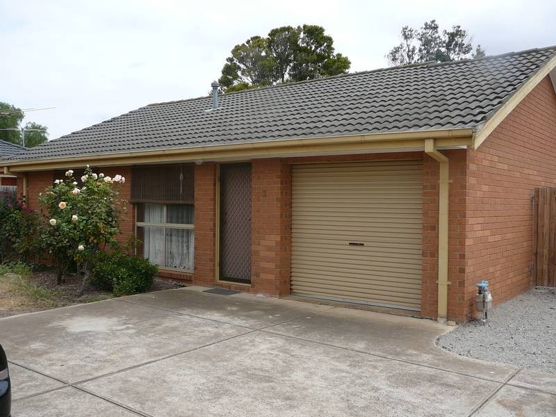 14-16 Mambourin St, Werribee VIC 3030