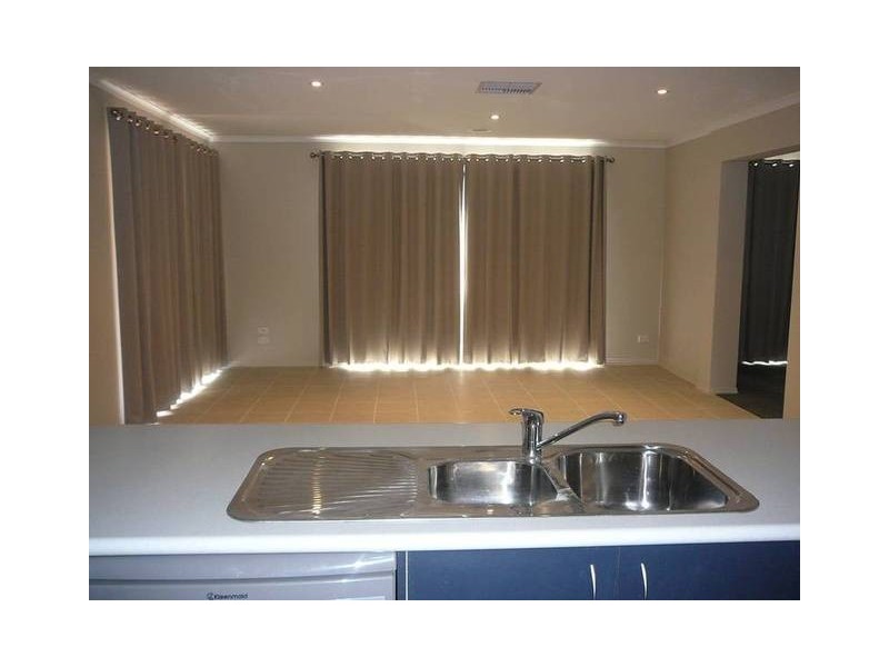 16 Frogmouth Court, Truganina VIC 3029