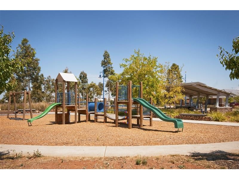 16 Bow Crescent, Wyndham Vale VIC 3024