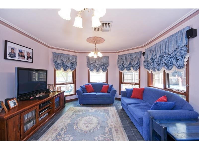 43 Golden Square Crescent, Hoppers Crossing VIC 3029