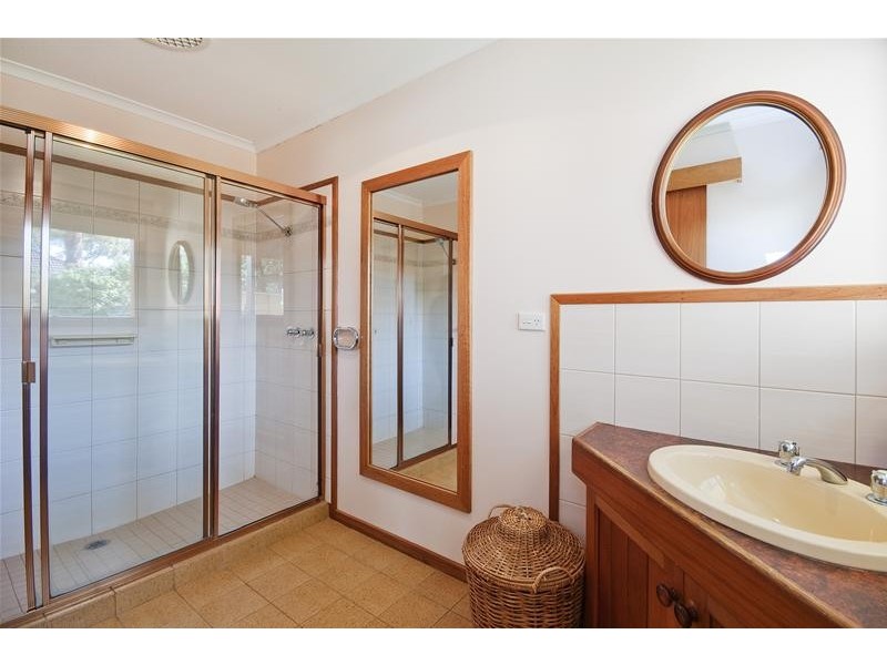 42 McLeans Road, Little River VIC 3211