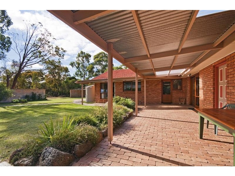 42 McLeans Road, Little River VIC 3211