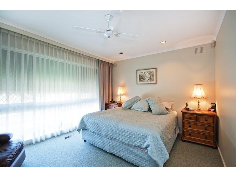 6 Huntingfield Drive, Hoppers Crossing VIC 3029