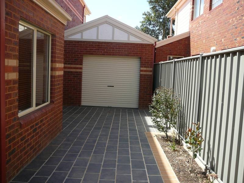 58 Riversdale Dr, Werribee VIC 3030