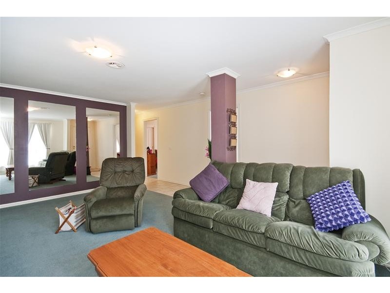 8 Freesia Court, Hoppers Crossing VIC 3029