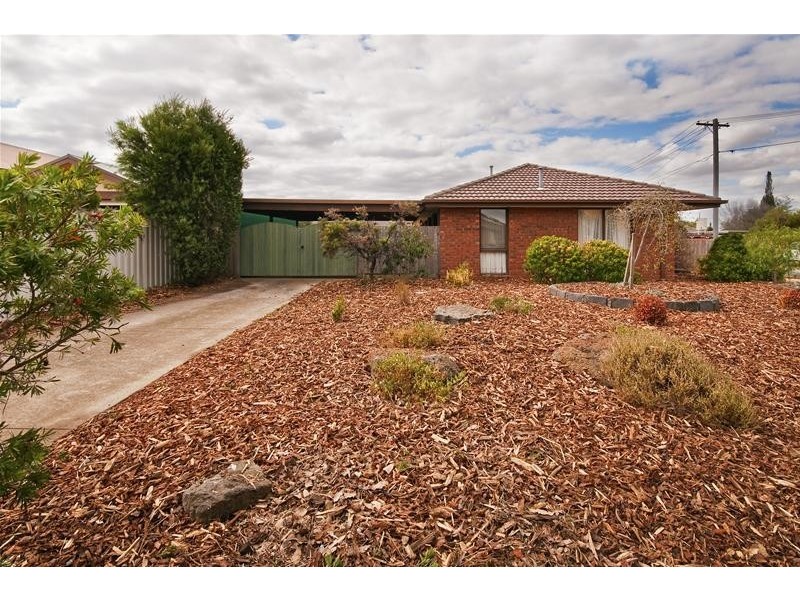 6 Whitehall Crescent, Werribee VIC 3030