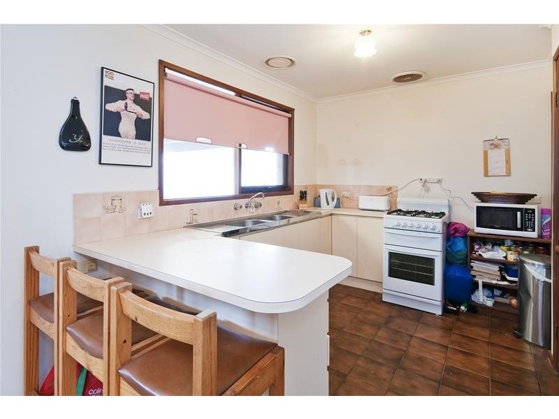 6 Whitehall Crescent, Werribee VIC 3030