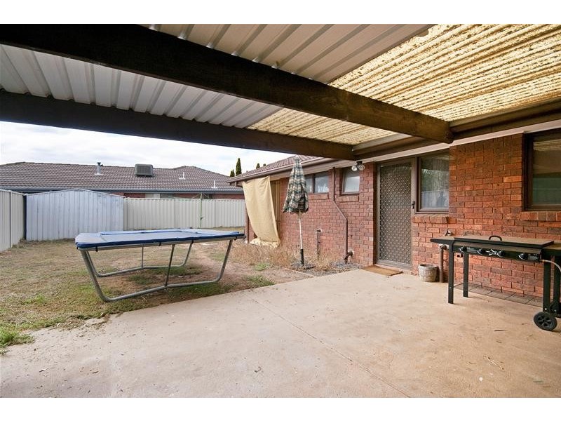 6 Whitehall Crescent, Werribee VIC 3030