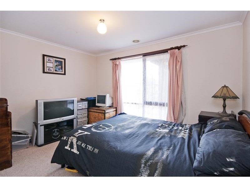 6 Whitehall Crescent, Werribee VIC 3030