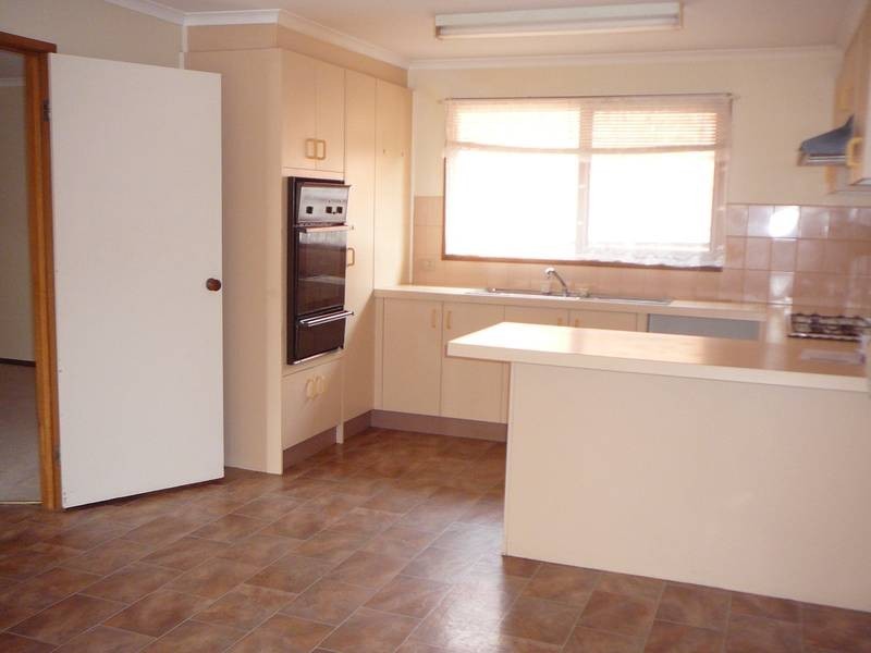 18 Melaleuca Drive, Hoppers Crossing VIC 3029