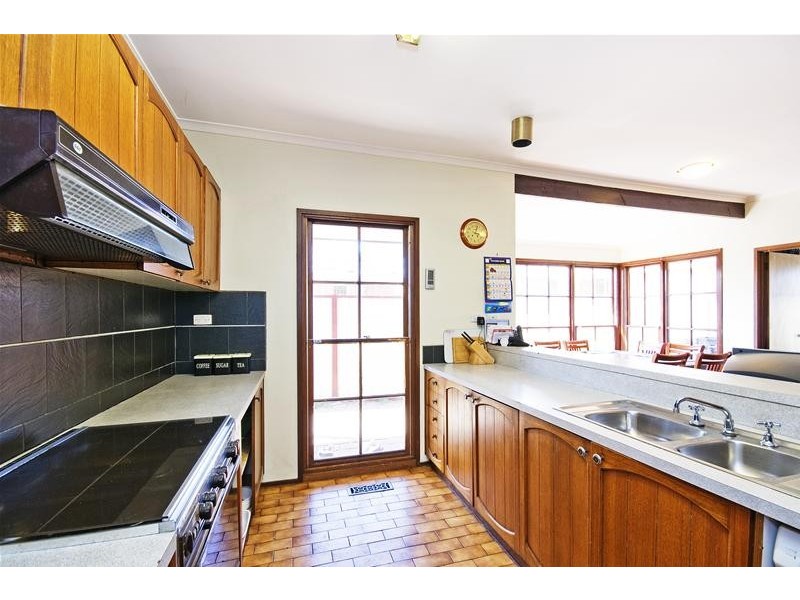 17 Woodville Park Drive, Hoppers Crossing VIC 3029