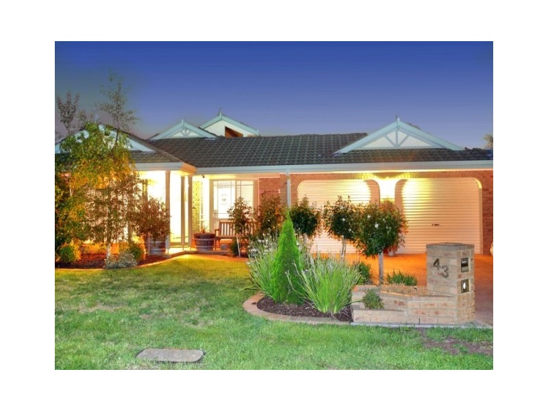 43 Wildflower Crescent, Hoppers Crossing VIC 3029