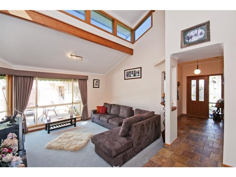 43 Wildflower Crescent, Hoppers Crossing VIC 3029