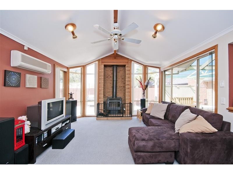 43 Wildflower Crescent, Hoppers Crossing VIC 3029