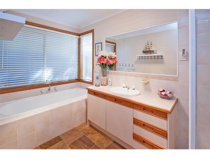 43 Wildflower Crescent, Hoppers Crossing VIC 3029