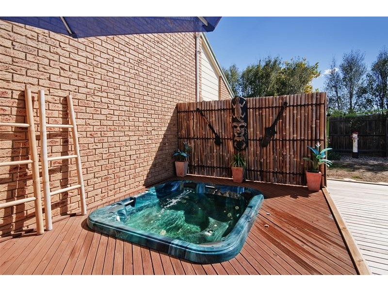 43 Wildflower Crescent, Hoppers Crossing VIC 3029