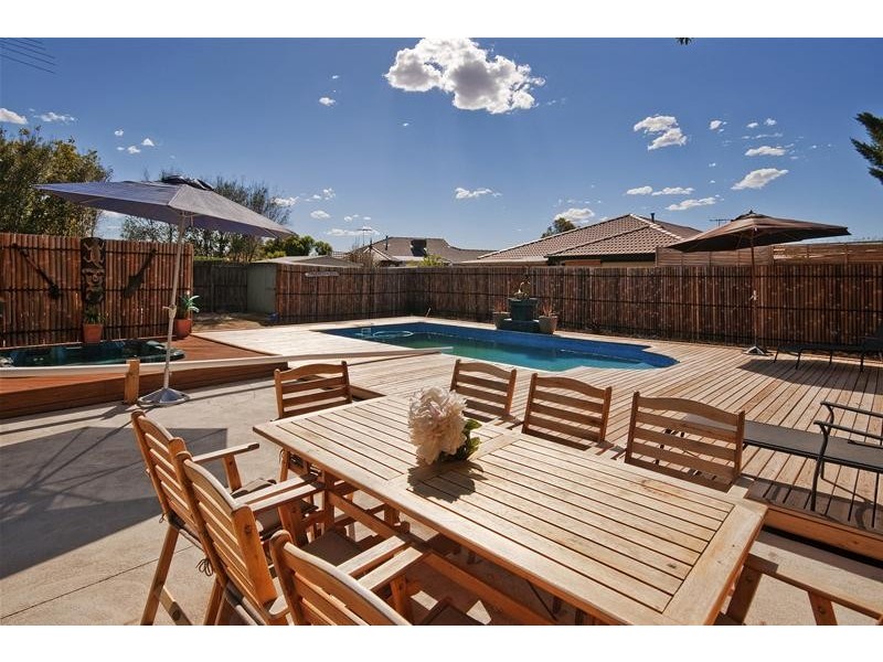 43 Wildflower Crescent, Hoppers Crossing VIC 3029