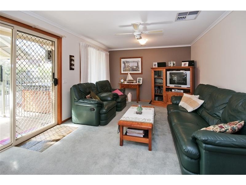 17 Weiskof Drive, Hoppers Crossing VIC 3029