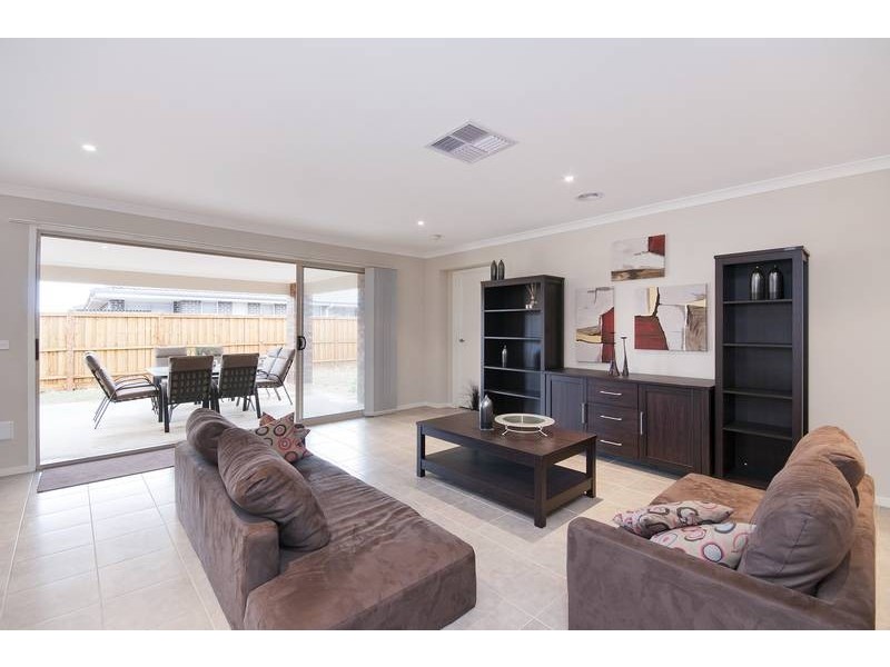 4 Cyclic Way, Tarneit VIC 3029
