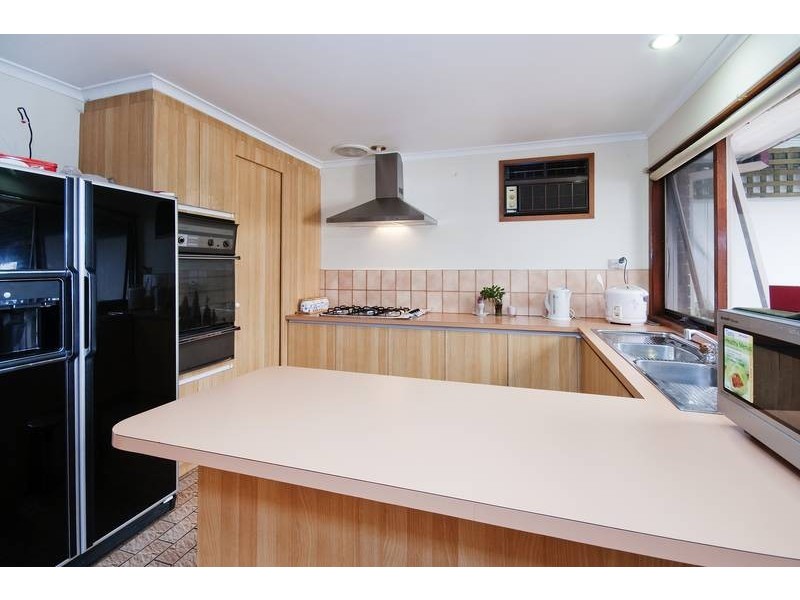 24 Dennison Avenue, Hoppers Crossing VIC 3029