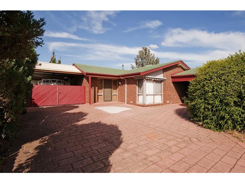 24 Dennison Avenue, Hoppers Crossing VIC 3029