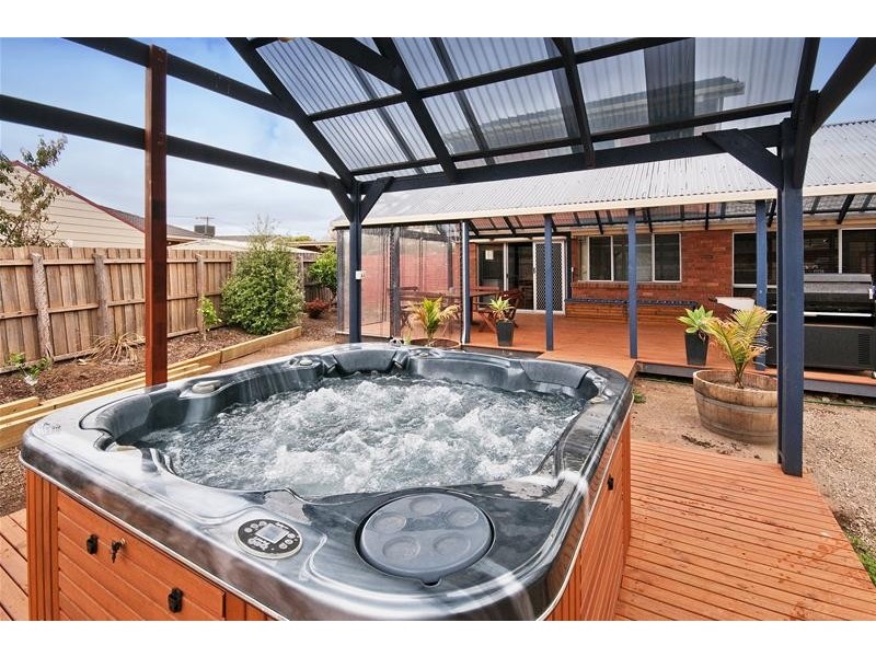 6 Llewellyn Court, Hoppers Crossing VIC 3029