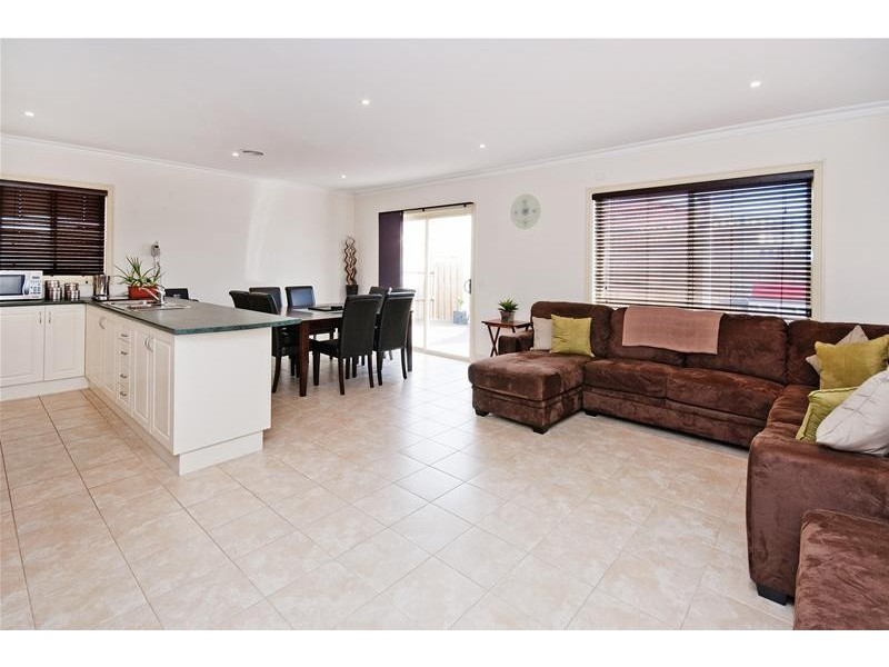 5/24 Riverside Avenue, Werribee VIC 3030