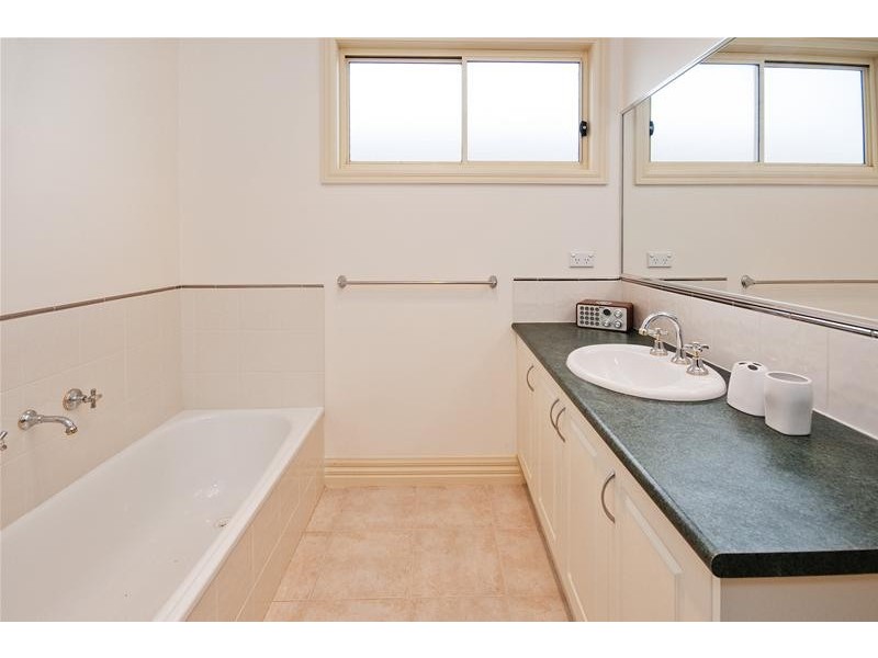 5/24 Riverside Avenue, Werribee VIC 3030
